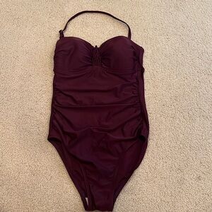 Women’s bathing suit